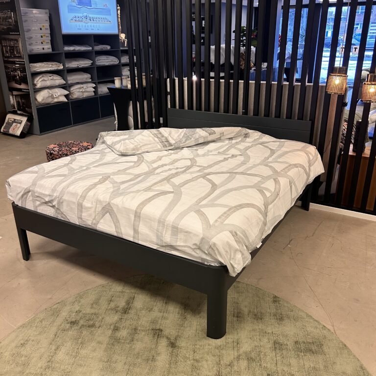 Houten ledikant incl: lattenbodems180x210 45% Korting