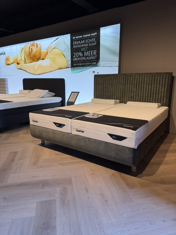tempur showroom model
