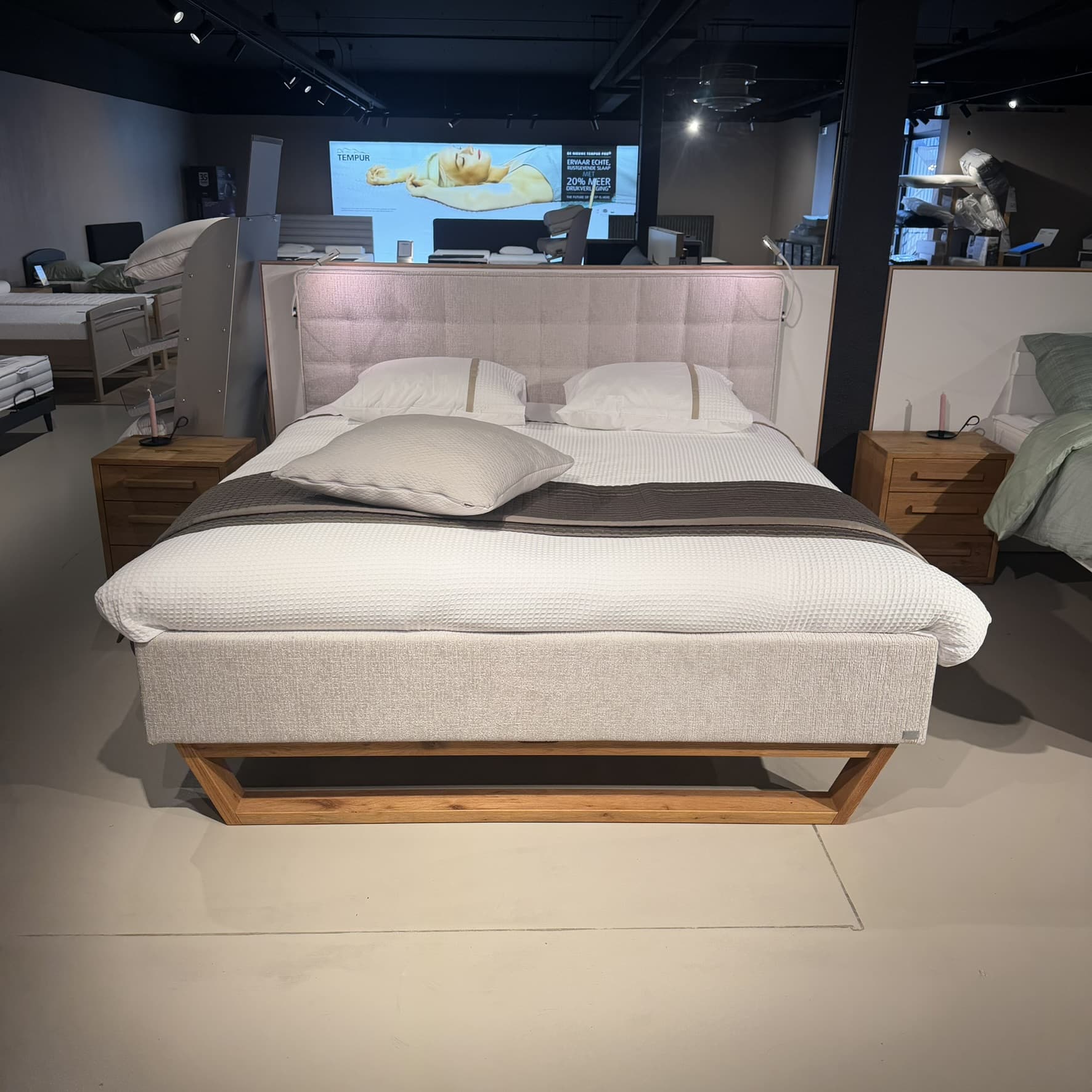 Hasena gestoffeerd bed 180×200